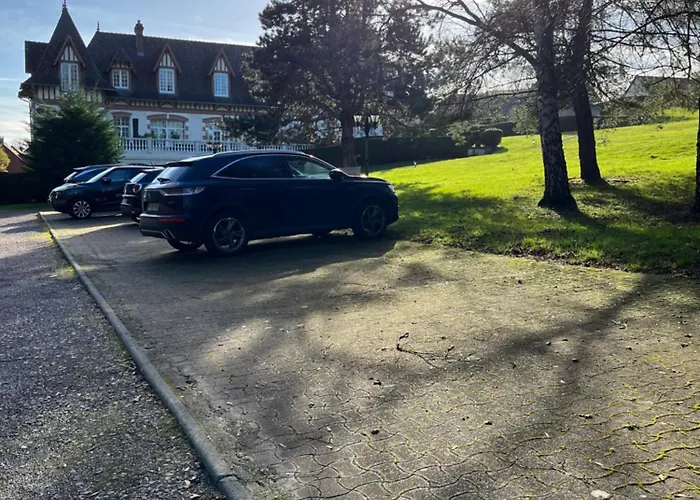 Un Dans Un Chateau Apartment